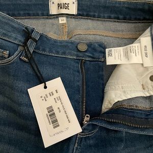 NWT Paige Kylie crop jeans. Size 30.